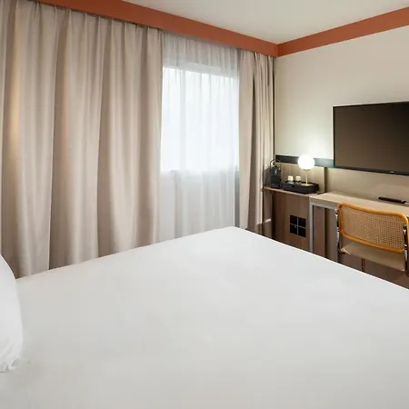 Hotel Sure By Western Memorial Caen