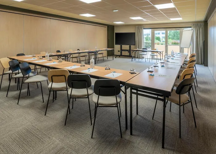 Отель Sure By Western Memorial 3*