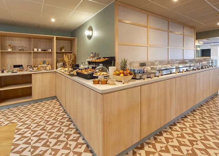 Hotel Sure By Western Memorial Caen